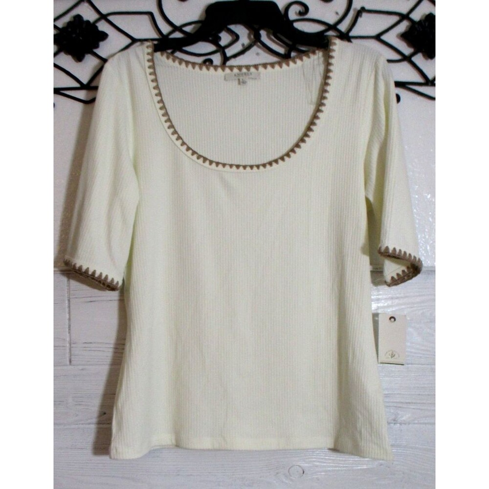 Angels Women's Top Size L Short Sleeve Ivory Scoop Neck